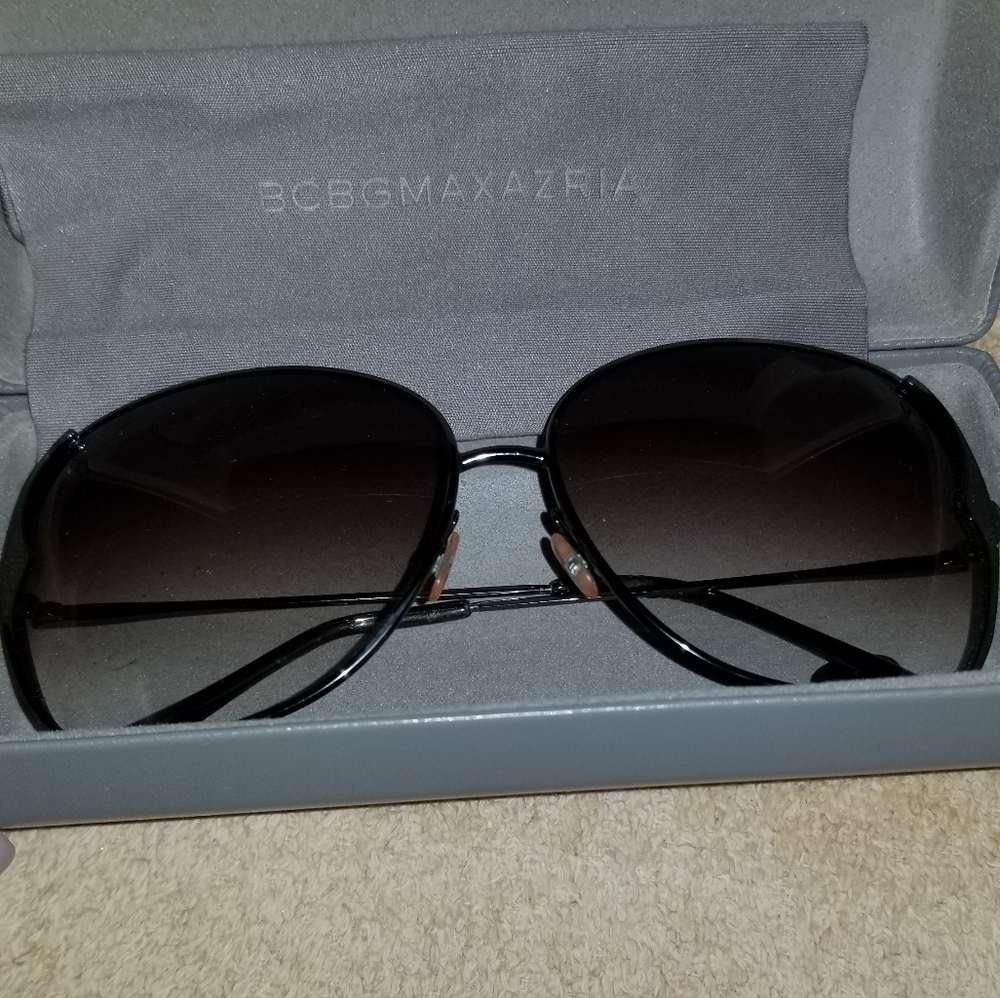 BCBG Womens Shades - Picture 2 of 2